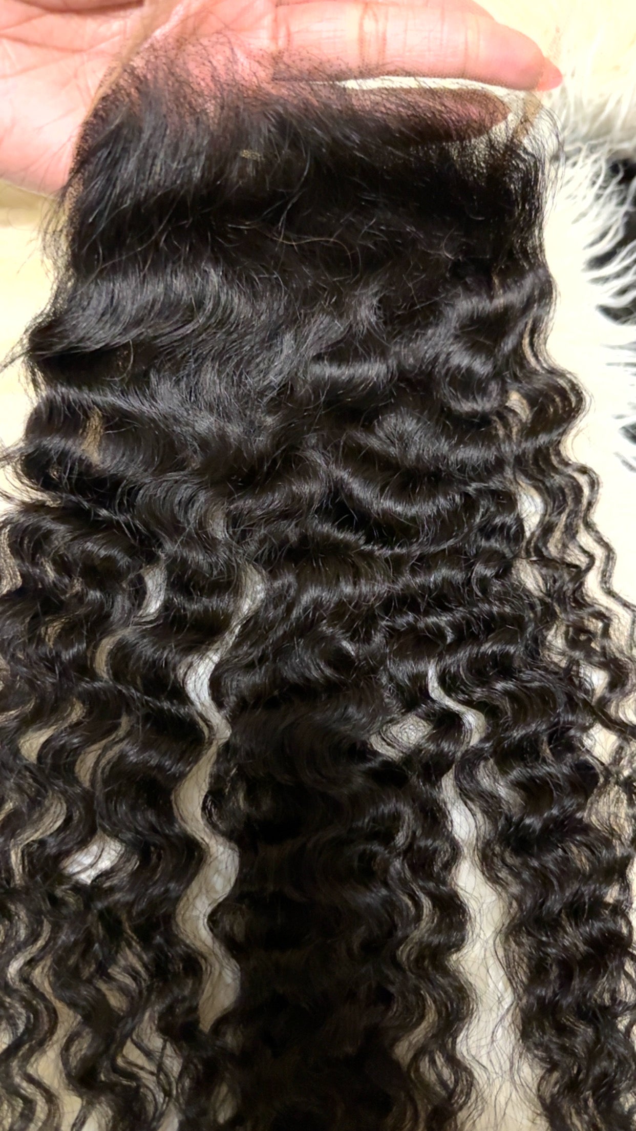 Burmese curly closure